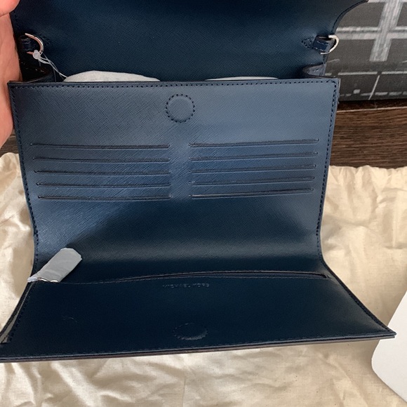 Michael Kors NWT Kinsley Medium Flap Wallet Crossbody in Navy - Picture 9 of 13